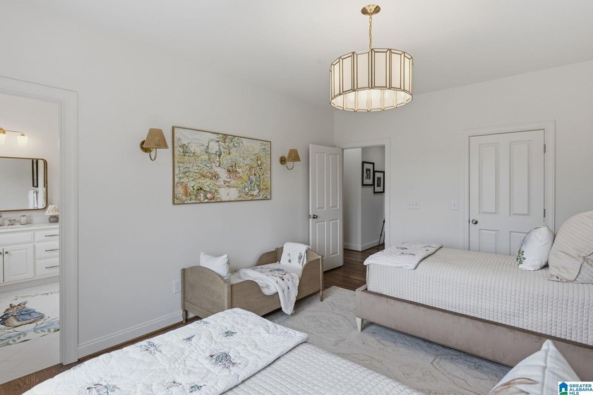 The rarest of offerings.Thoughtfully reimagined 12.5 acre estate - photo 31