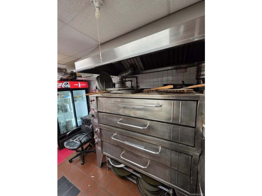 Prime Pizzeria Opportunity. No matter how you slice it - photo 10