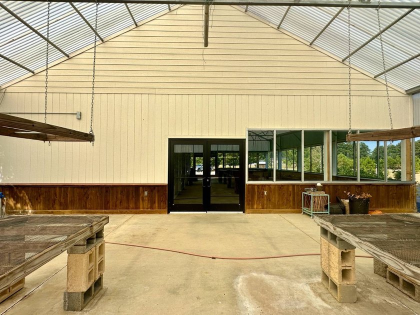 Are you in the market for a commercial property with unbeatable - photo 20
