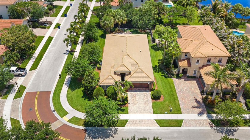 Nestled within the prestigious gated community of Rialto, this - photo 30