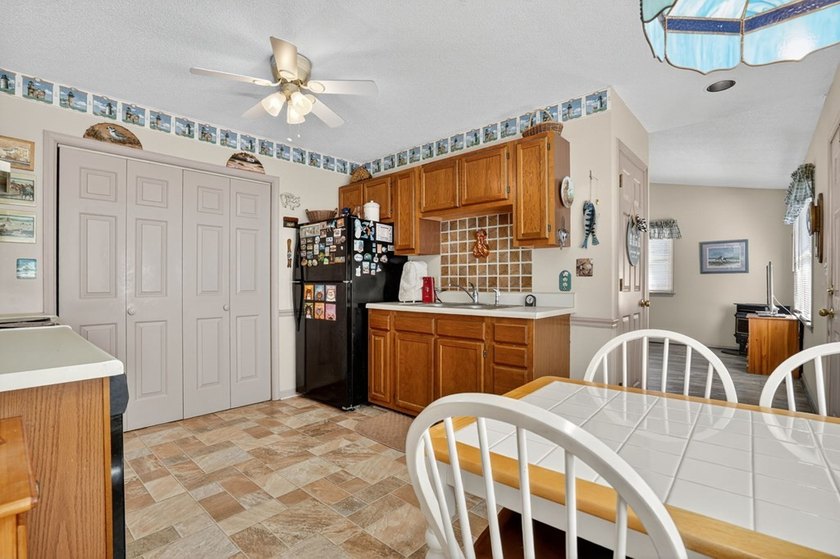 MOTIVATED SELLERS- BRING OFFERS-Back on the market-no fault of - photo 8