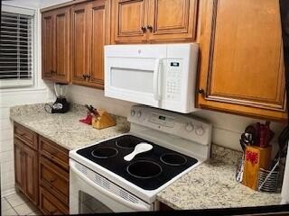 Very nice spacious 2 Bedroom 2 1/2 bath Townhome in Southbay by - photo 9