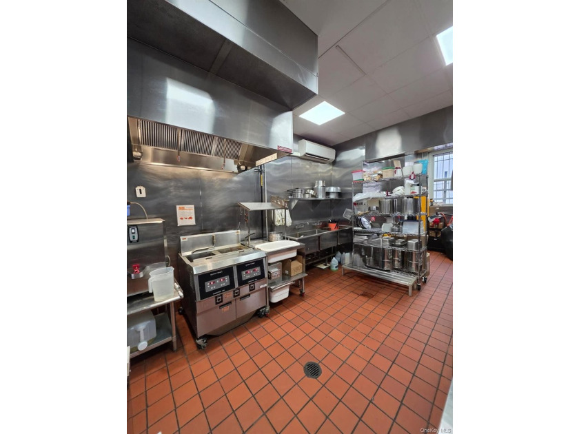 Tremendous opportunity to purchase a fully equipped and income - photo 7