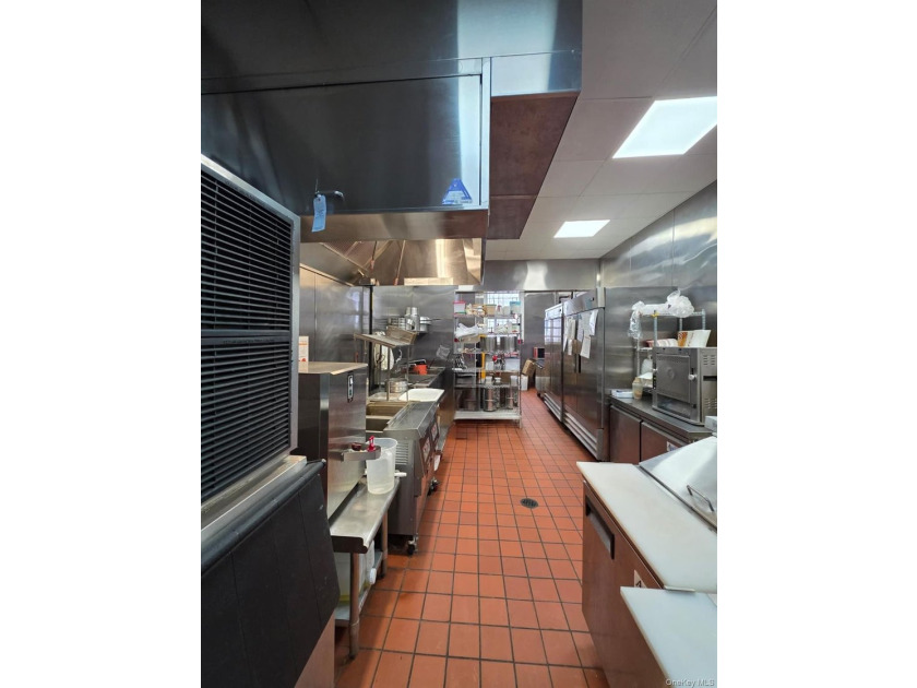 Tremendous opportunity to purchase a fully equipped and income - photo 9
