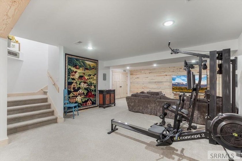 NEW PRICE!! Spectacular newer construction in pristine wooded - photo 41