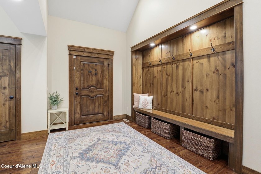 Forest Hills gem in the heart of Hayden! Located in one of the - photo 5