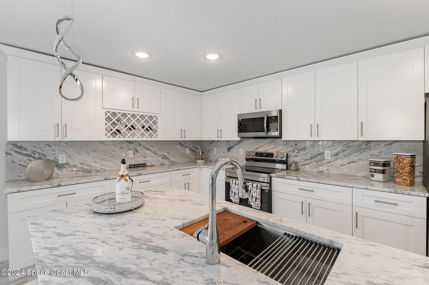 10K in Closing Cost Credit!! Welcome to the Bonita!! A stunning - photo 4