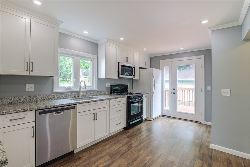 Welcome to Laurelton Rd in the heart of North Winton Village! - photo 14