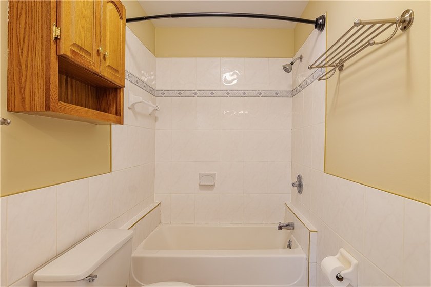 Welcome to Laurelton Rd in the heart of North Winton Village! - photo 19