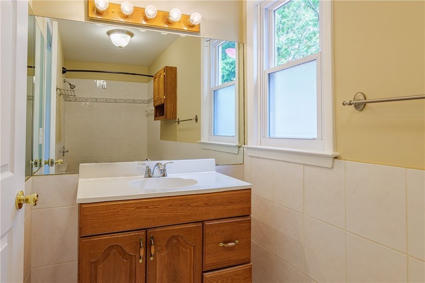 Welcome to Laurelton Rd in the heart of North Winton Village! - photo 20