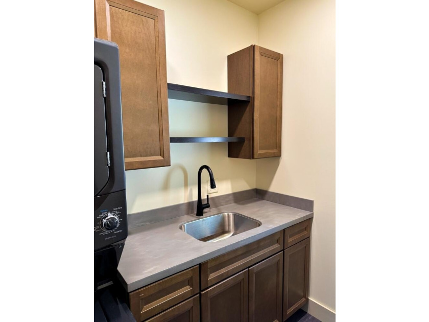 Experience The Kestrel, mountain living at its finest in this - photo 21