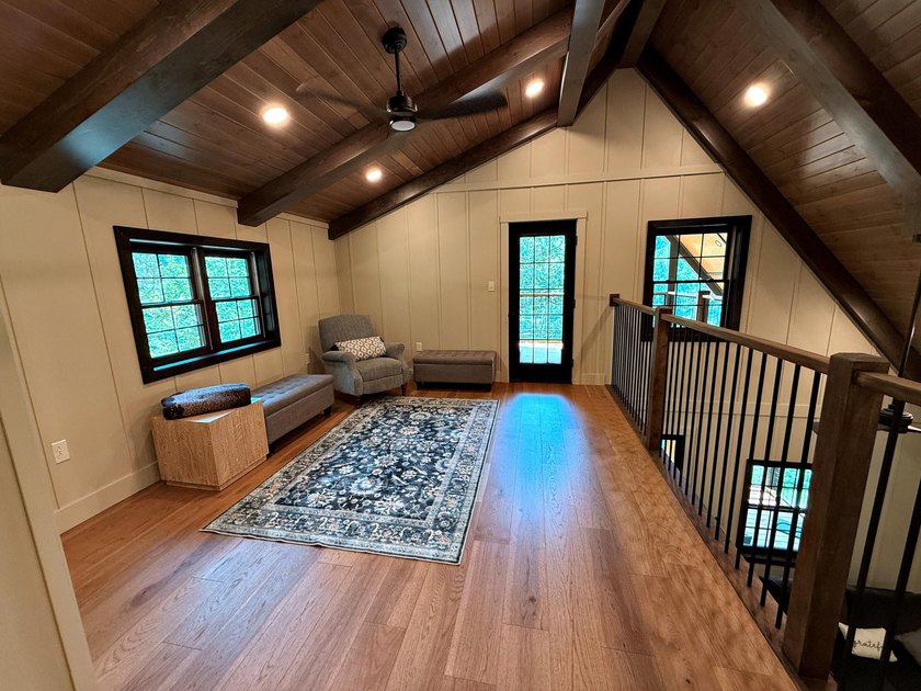 Experience The Kestrel, mountain living at its finest in this - photo 23