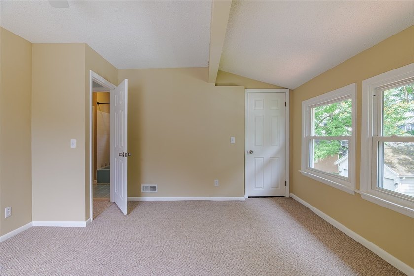 Welcome to Laurelton Rd in the heart of North Winton Village! - photo 26