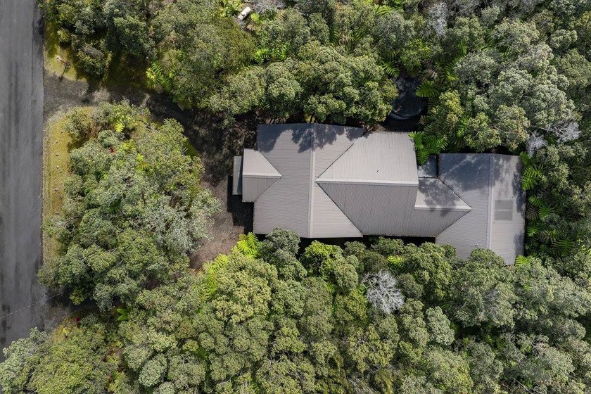 You'll be charmed by this thoughtfully designed custom home - photo 26
