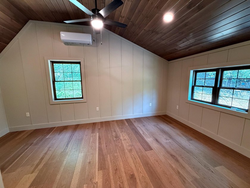 Experience The Kestrel, mountain living at its finest in this - photo 28
