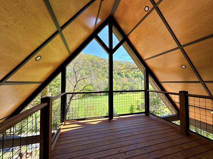 Experience The Kestrel, mountain living at its finest in this - photo 32