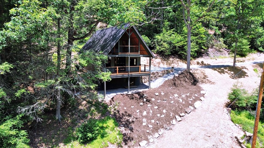 Experience The Kestrel, mountain living at its finest in this - photo 38
