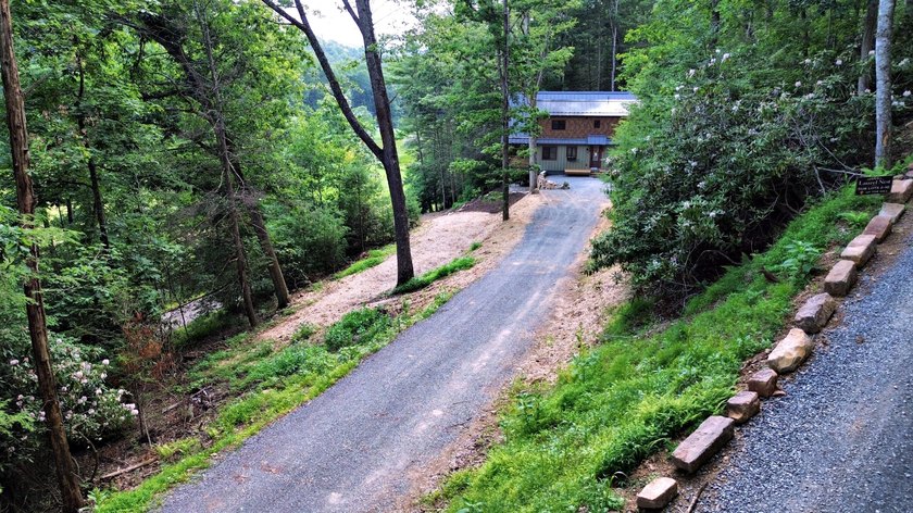 Experience The Kestrel, mountain living at its finest in this - photo 43