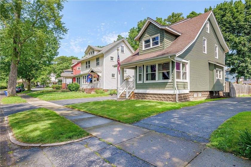 Welcome to Laurelton Rd in the heart of North Winton Village! - photo 47