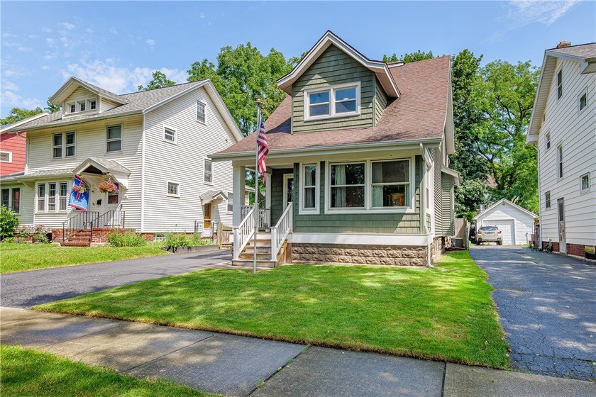Welcome to Laurelton Rd in the heart of North Winton Village! - photo 48