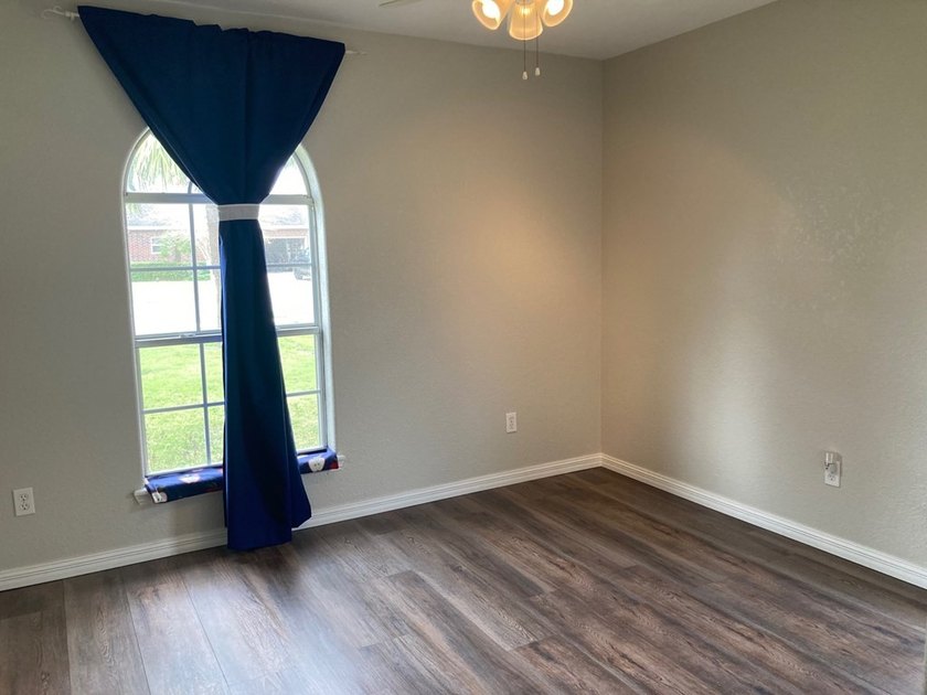 Schedule your tour of this open concept, well maintained &amp; - photo 11