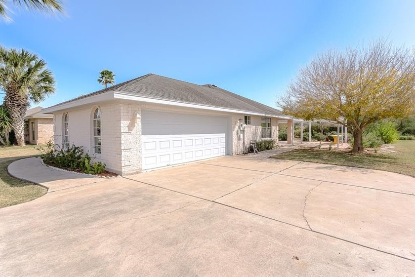 Schedule your tour of this open concept, well maintained &amp; - photo 17