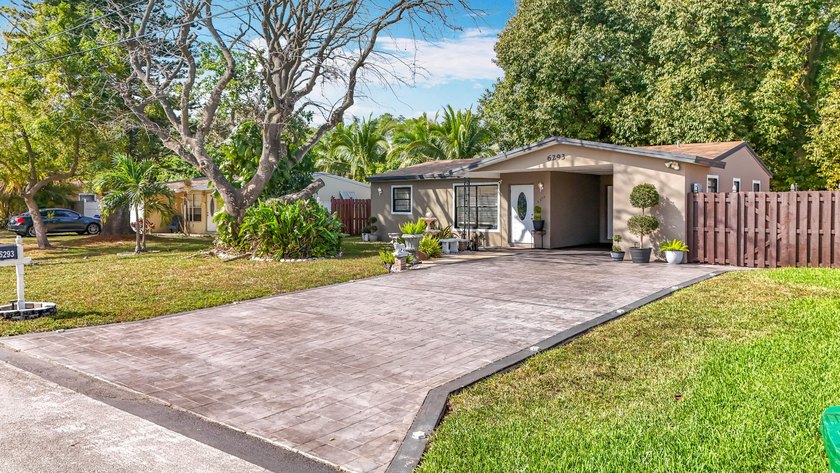 Amazing Opportunity! Updated 3 bedroom 2 bathroom single family - photo 2