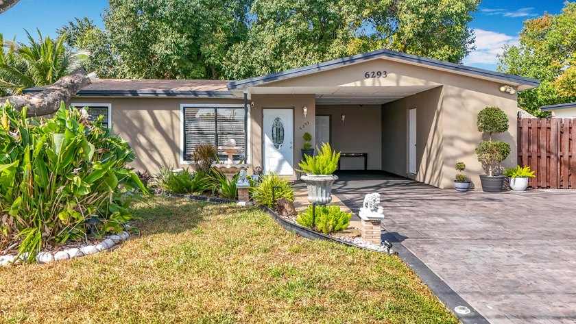 Amazing Opportunity! Updated 3 bedroom 2 bathroom single family - photo 3