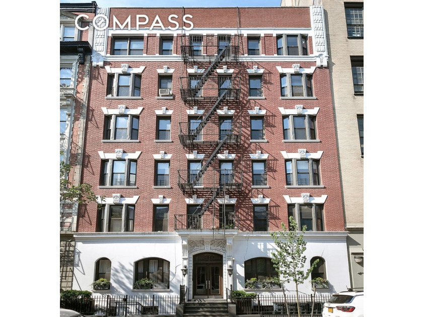 OPEN HOUSES BY APPOINTMENT ONLY! An architect-designed and - photo 11