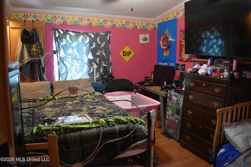48 acres with a 3 BR 2 BA mobile home, shop, and additional home - photo 24