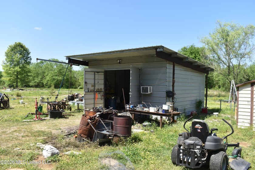 48 acres with a 3 BR 2 BA mobile home, shop, and additional home - photo 29