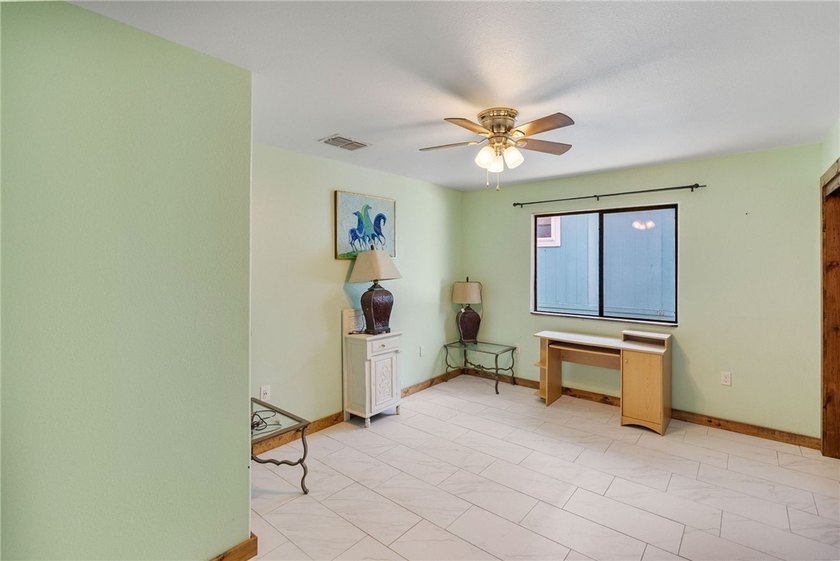 Welcome to your Rockport retreat. This stunning four bedroom - photo 12