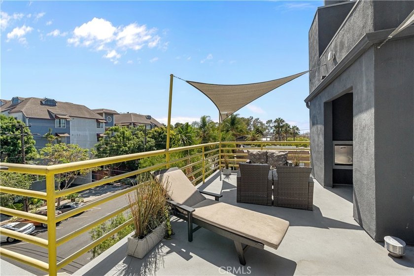 Every inch of this beautifully updated one-bedroom condo has - photo 14