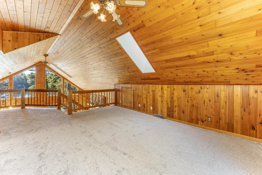 Exquisitely renovated, south-facing chalet-style lakefront - photo 21