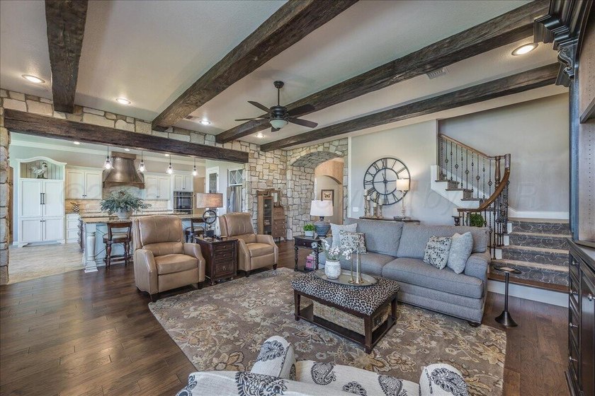 Extraordinary River Falls Estate on the Rim with over 5 acres! - photo 6