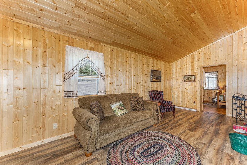 Exquisitely renovated, south-facing chalet-style lakefront - photo 34