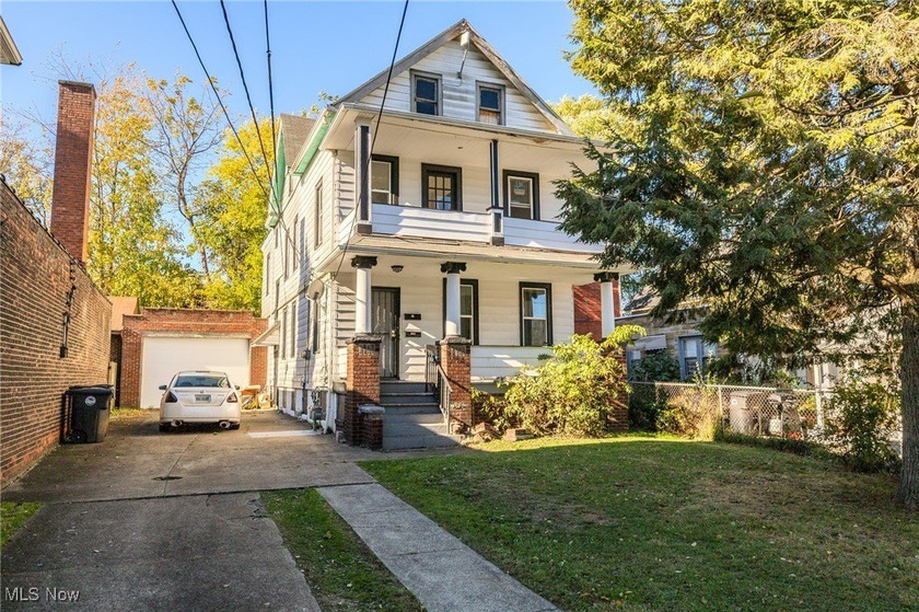 Come check out this stunningly duplex in Cleveland's Goodrich - photo 2