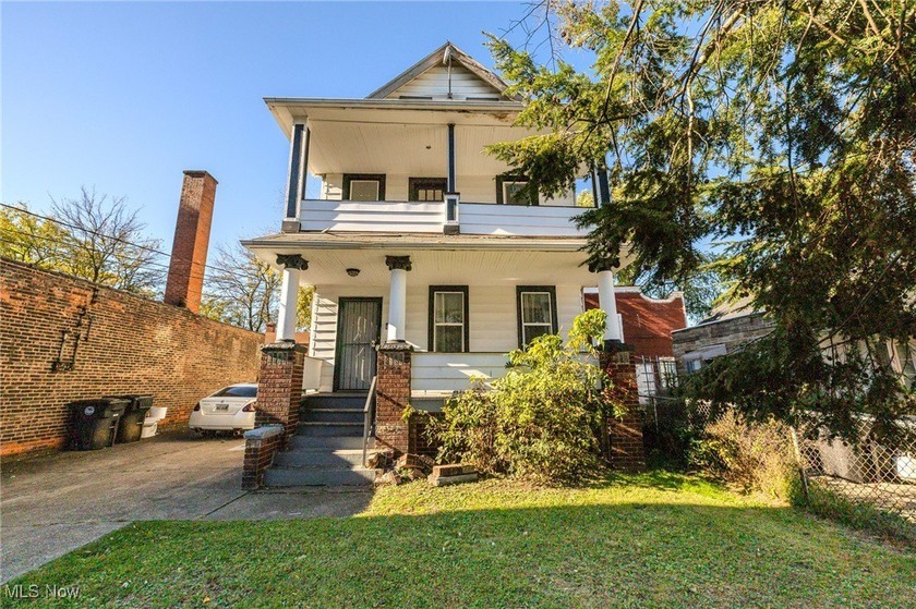Come check out this stunningly duplex in Cleveland's Goodrich - photo 3