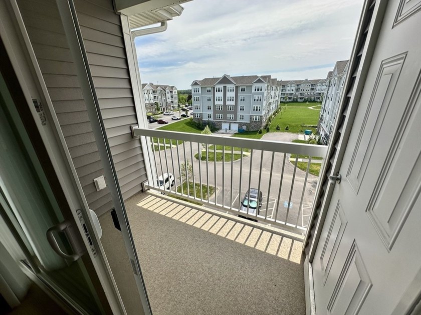 Exceptional Like-New Condo located in the Highly Desirable 55+ - photo 23