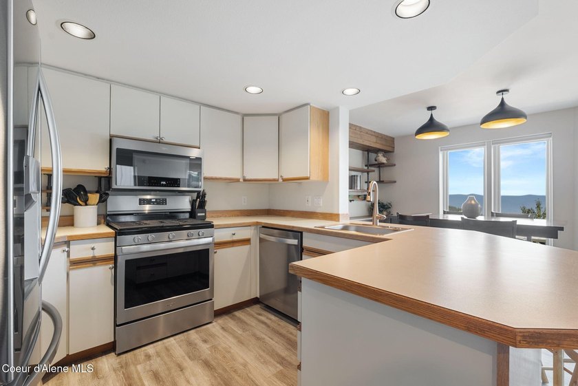 Experience true ski-in/ski-out living at Schweitzer Mountain - photo 8