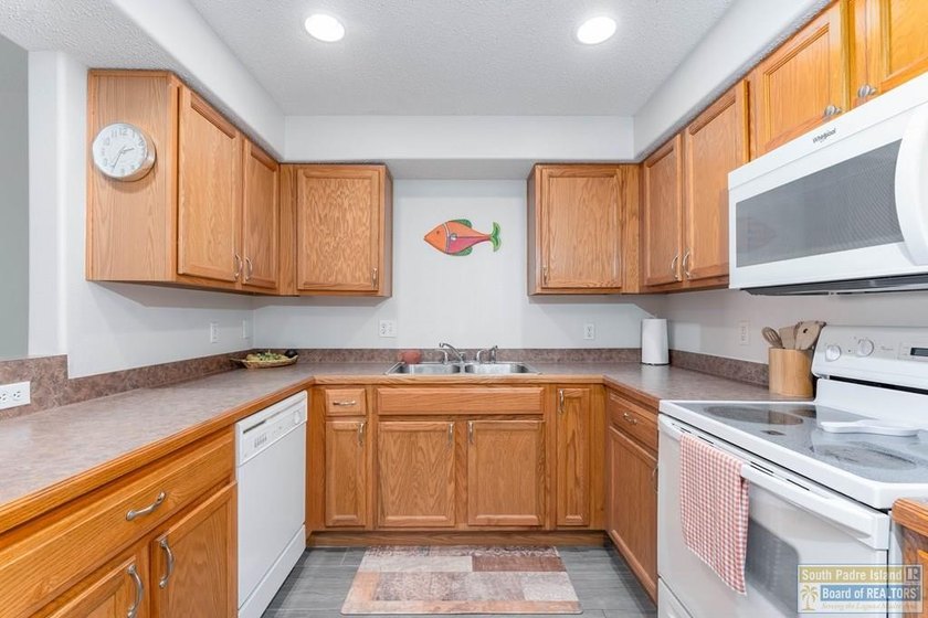 Rarely available on the market! Enjoy beautiful water and golf - photo 13