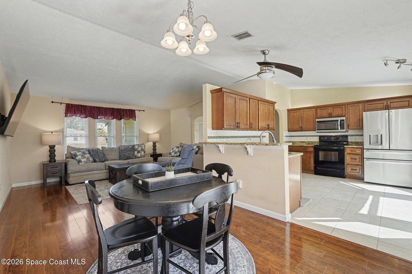 Nestled in the desirable NW Palm Bay community on a fully fenced - photo 7