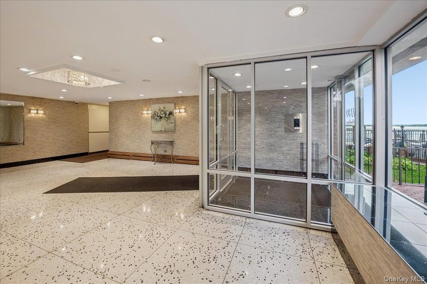Charming 2-bedroom, 1-bathroom co-op apartment with breathtaking - photo 22