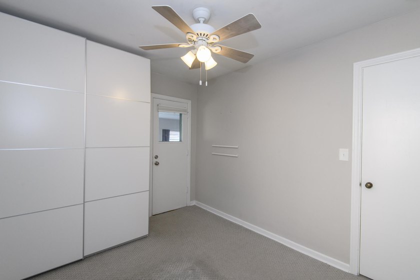 Move right into this well-maintained 2-bedroom, 1-bath Milwaukee - photo 9