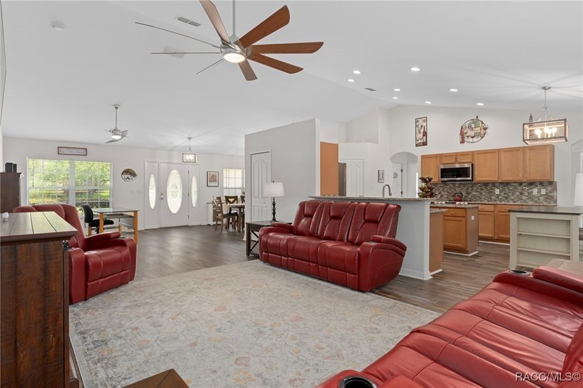 Motivated Sellers! 4 bedroom, 3 bath home with 2 car garage in - photo 17
