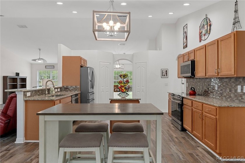 Motivated Sellers! 4 bedroom, 3 bath home with 2 car garage in - photo 21
