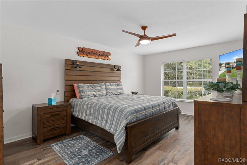 Motivated Sellers! 4 bedroom, 3 bath home with 2 car garage in - photo 29