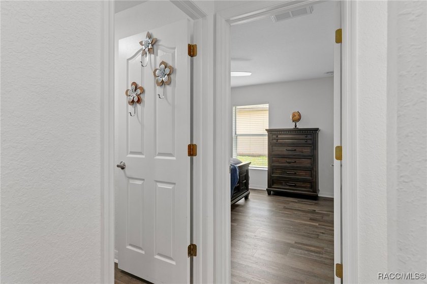 Motivated Sellers! 4 bedroom, 3 bath home with 2 car garage in - photo 39