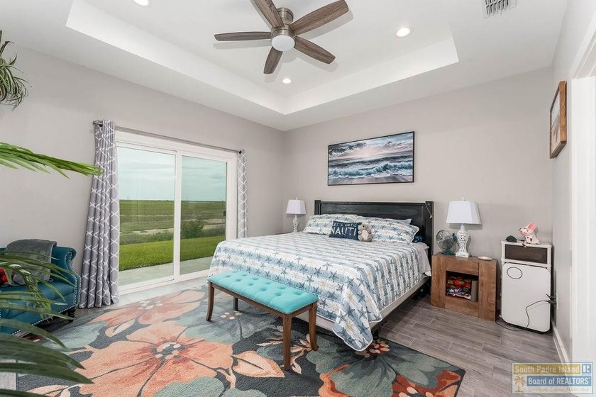 Beautifully maintained Golf Villa tucked in a peaceful - photo 11