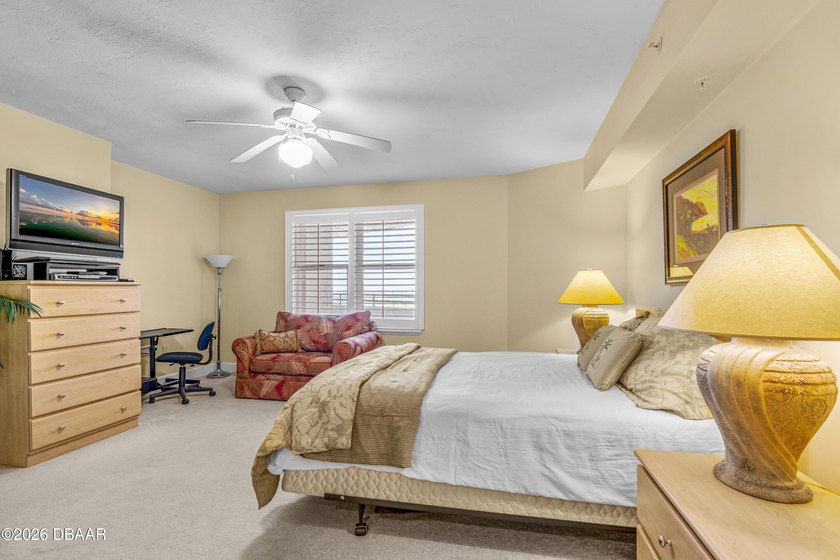 Wake up to breathtaking views from this beautifully updated - photo 25